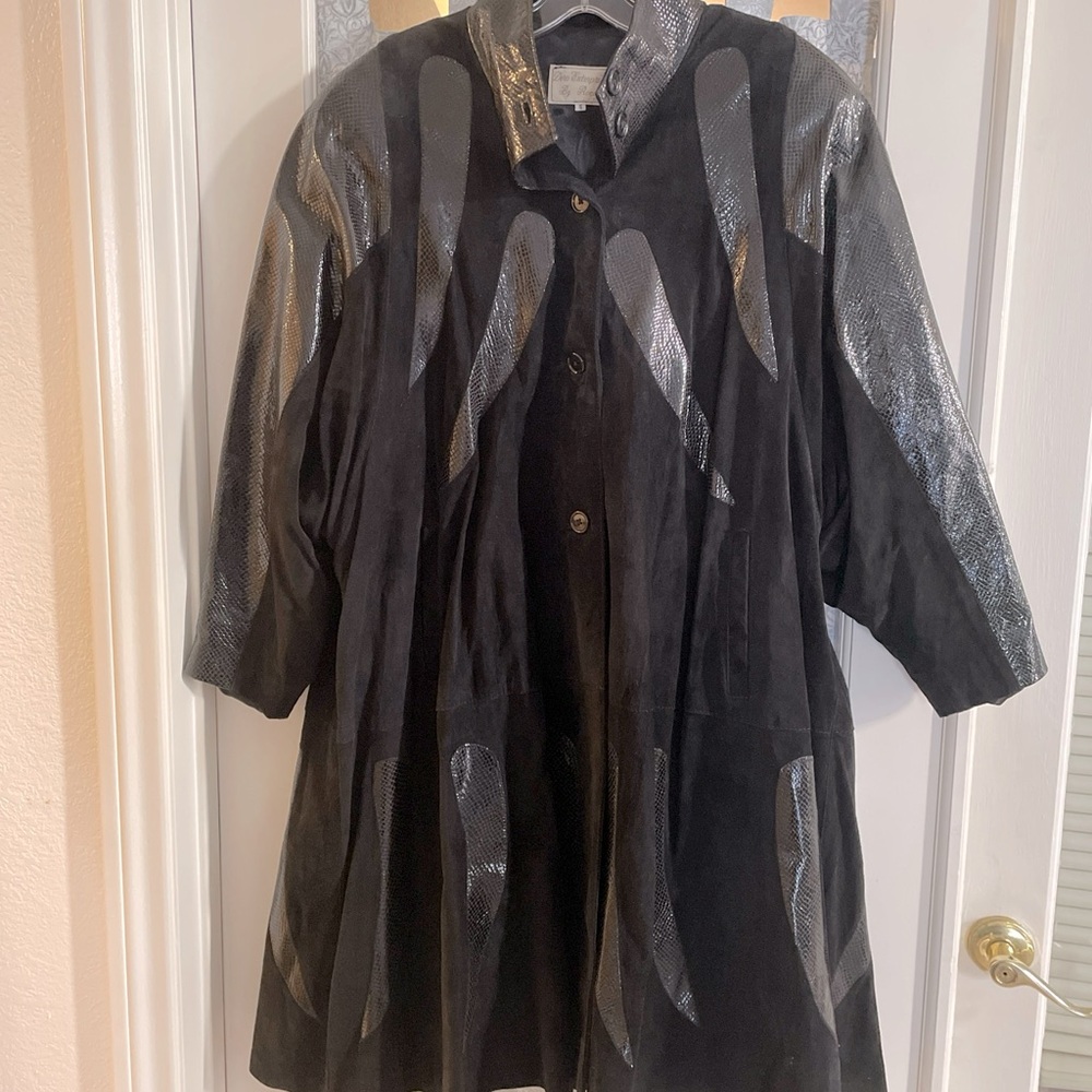 Dero Enterprises by Rocco Black Suede & Faux Snakeskin Coat Small